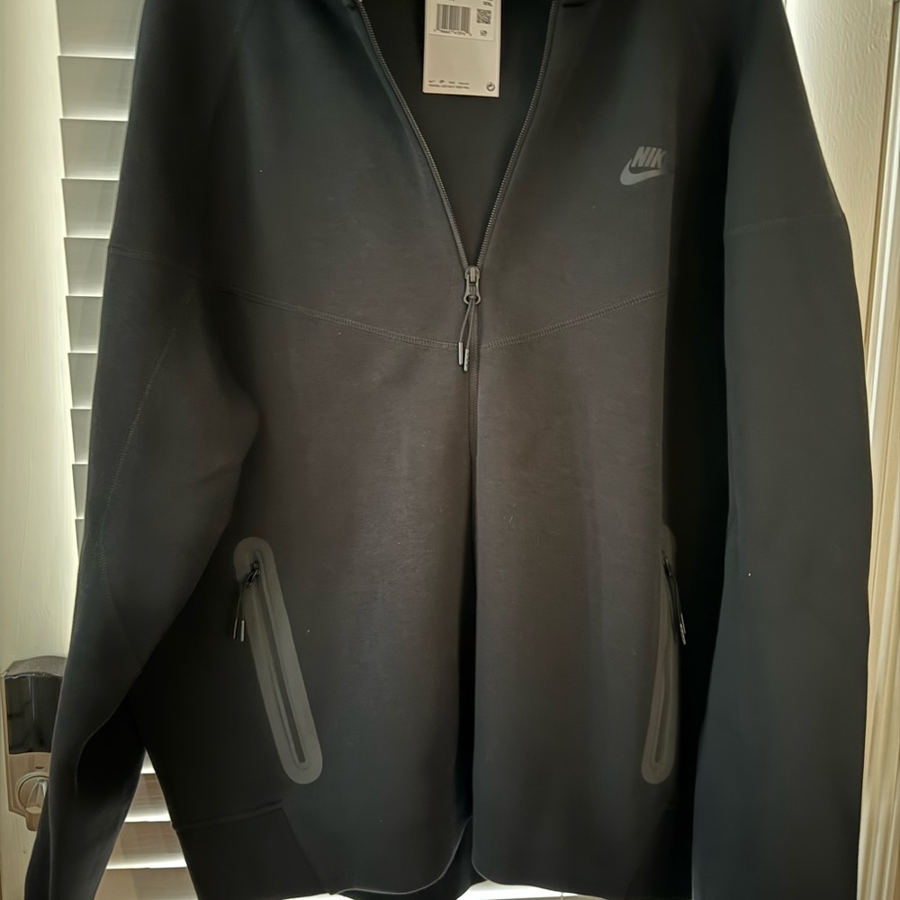 Nike Tech Set